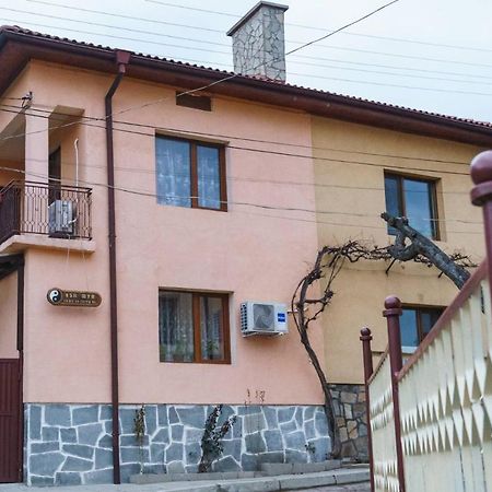Фън Шуй Къща За Гости 88 โดบรินนิชเต ภายนอก รูปภาพ
